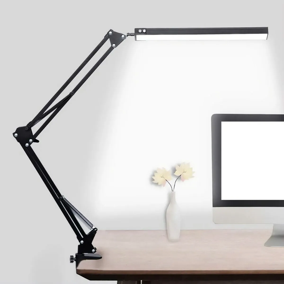 Desk lamp Media Tech MT224. Black 750 Lm