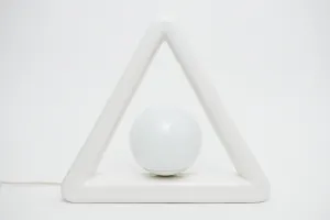 Mod Triangle Lamp