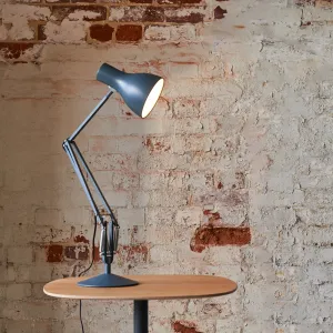 Type 75 Desk Lamp