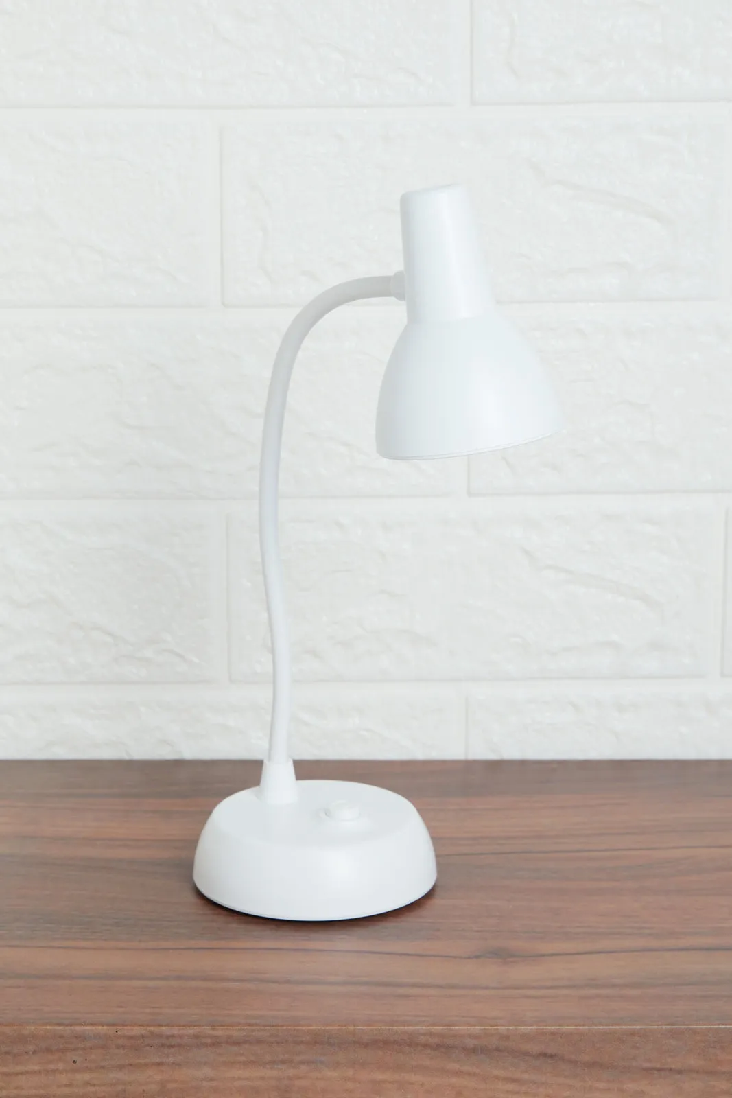 White Plain Desk Light